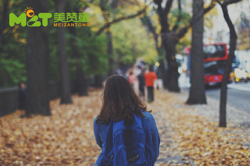 backpack-1149461_960_720-01